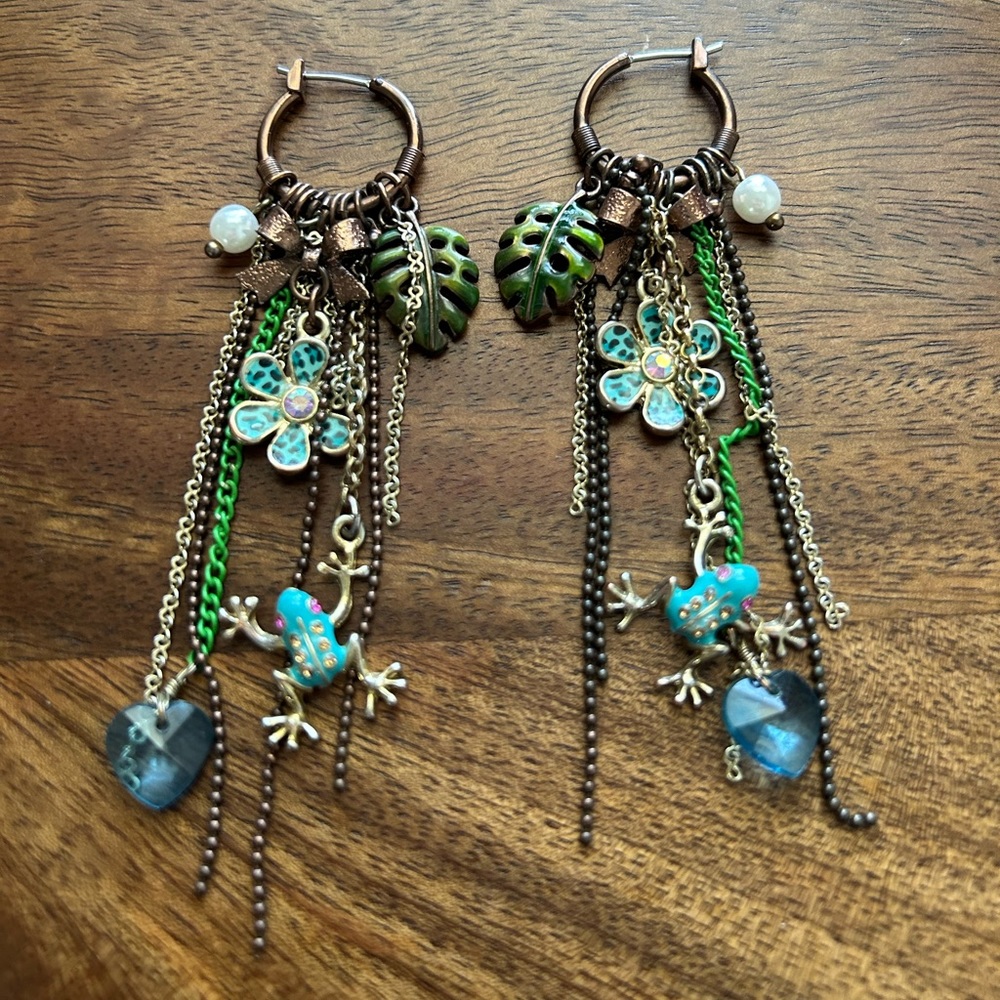 Betsey Johnson vintage jungle theme earrings